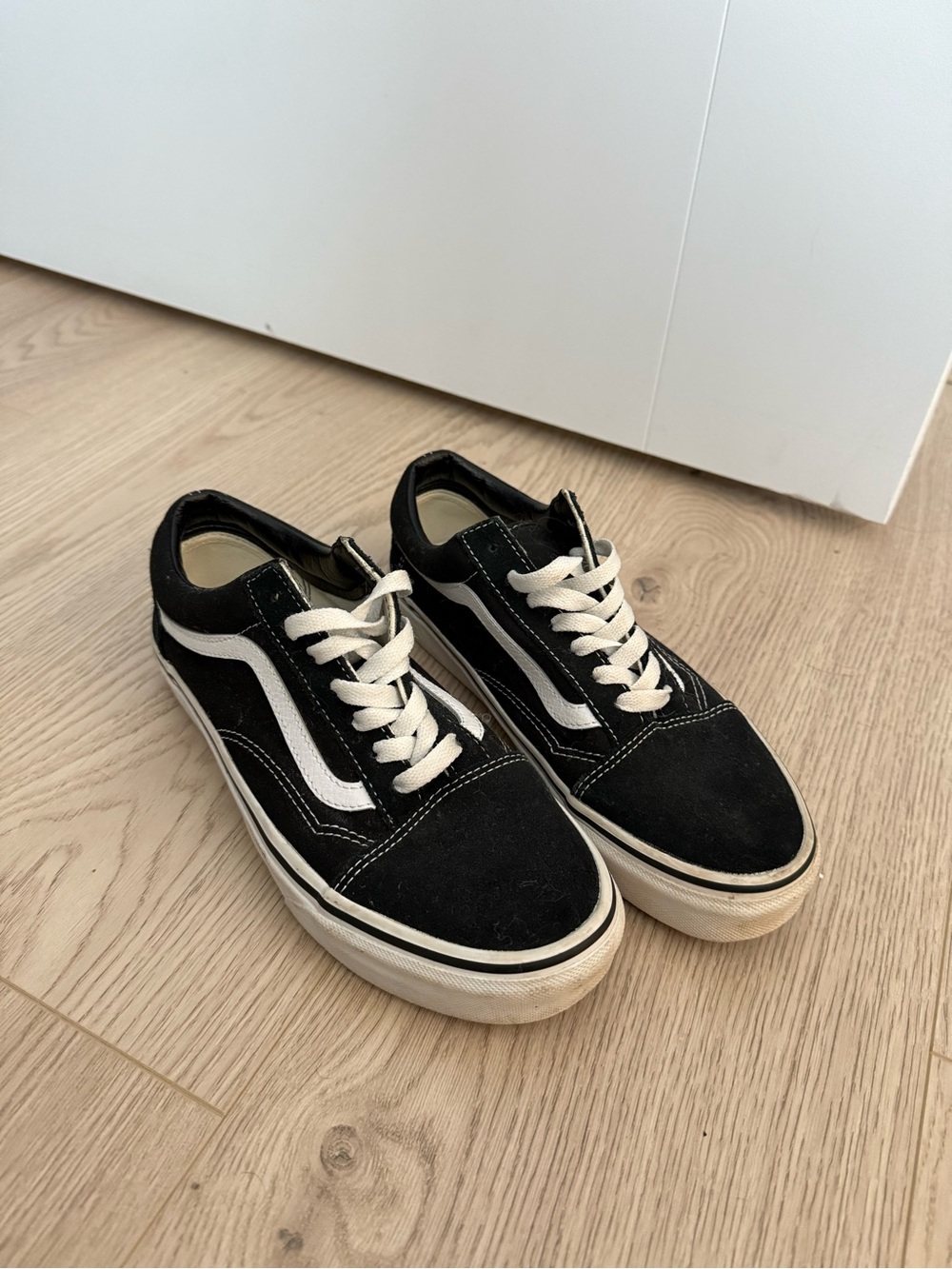 Black Vans Old Skool Sneakers